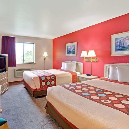 Отель Super 8 By Wyndham Albuquerque West/Coors Blvd Экстерьер фото