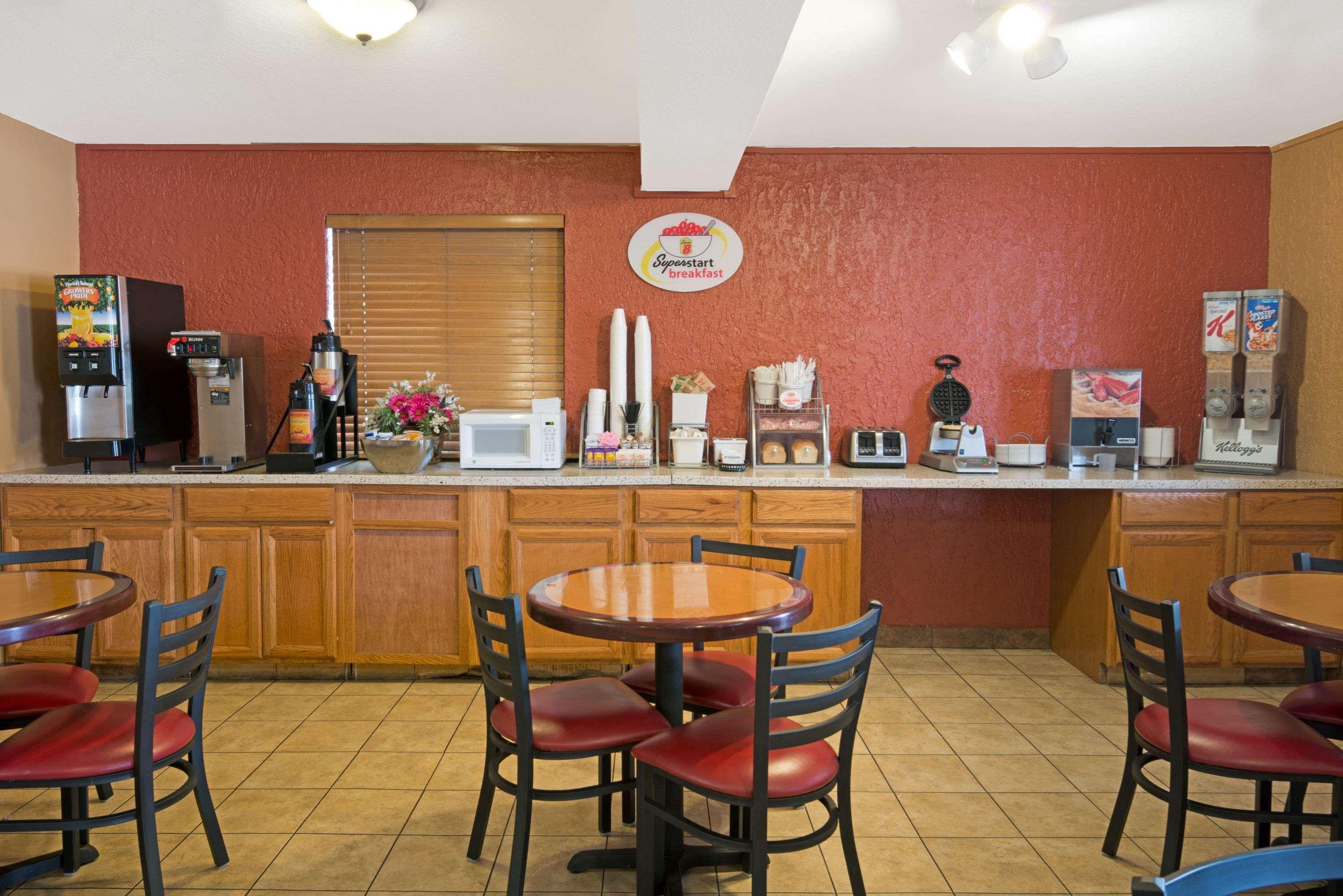 Отель Super 8 By Wyndham Albuquerque West/Coors Blvd Экстерьер фото