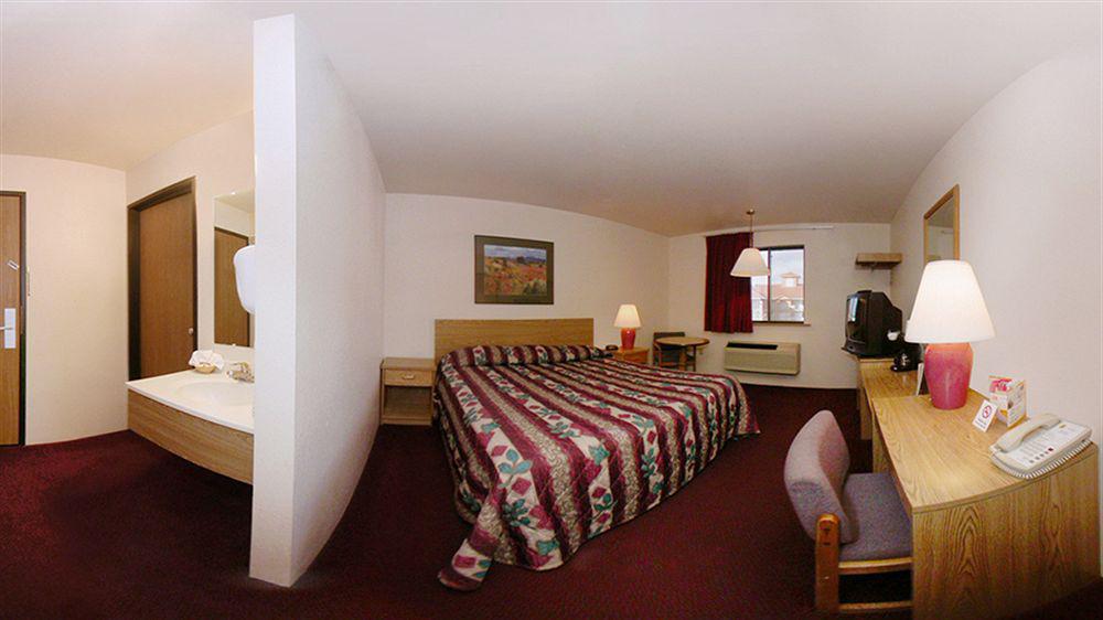 Отель Super 8 By Wyndham Albuquerque West/Coors Blvd Экстерьер фото