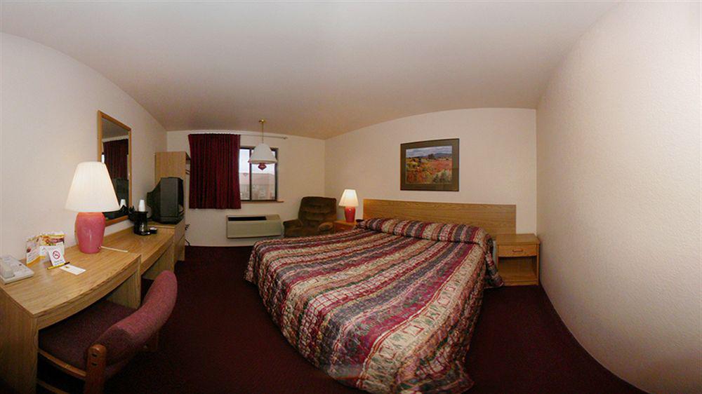 Отель Super 8 By Wyndham Albuquerque West/Coors Blvd Экстерьер фото