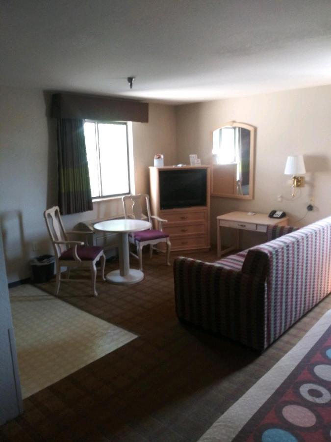 Отель Super 8 By Wyndham Albuquerque West/Coors Blvd Экстерьер фото
